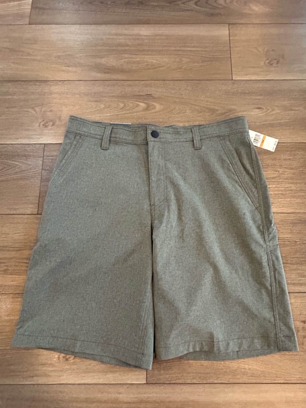 G.H. Bass NWT Men’s Outdoor Shorts 33x10 Stretch Hiking Lightweight Gray
